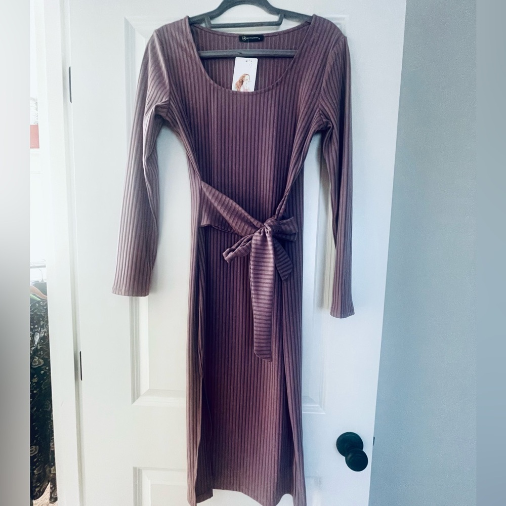 Ribbed midi Dress with tie